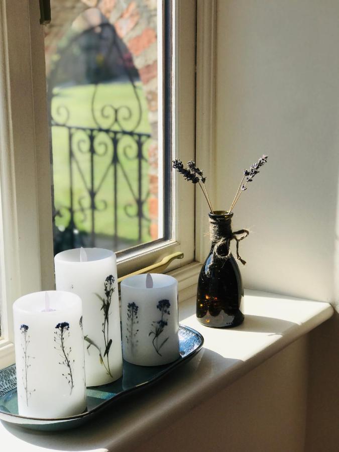 Charming Hen Cottage Countryside Retreat Lincoln Newball Eksteriør bilde