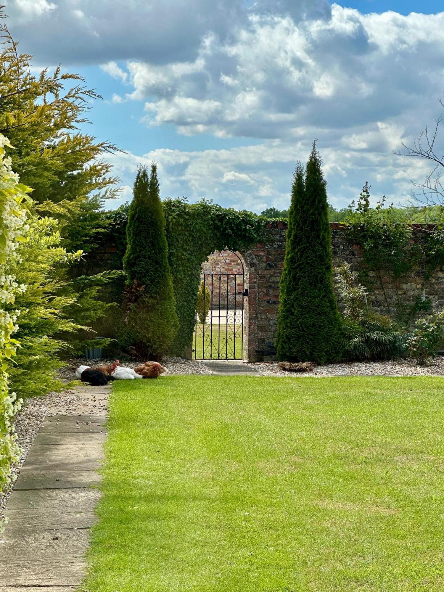 Charming Hen Cottage Countryside Retreat Lincoln Newball Eksteriør bilde